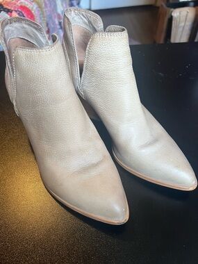 🤠 FRYE Reina Leather Cut Out Booties Taupe Ankle Boots Size 6.5 🤠
